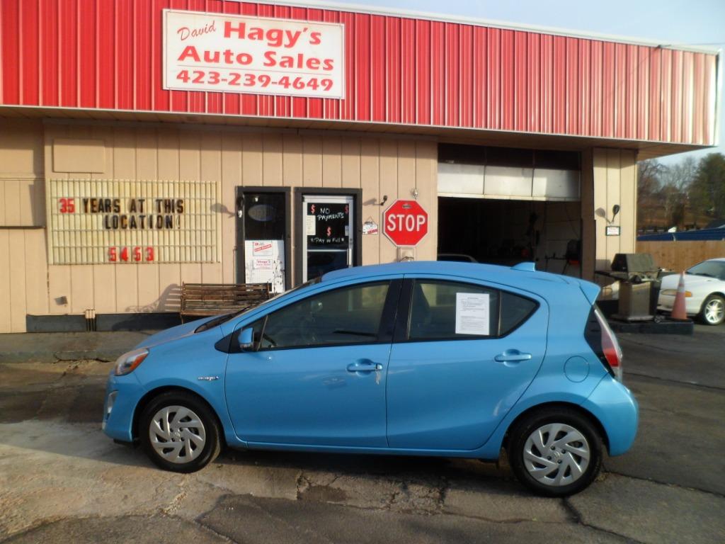 2016 Toyota Prius c Two's photo