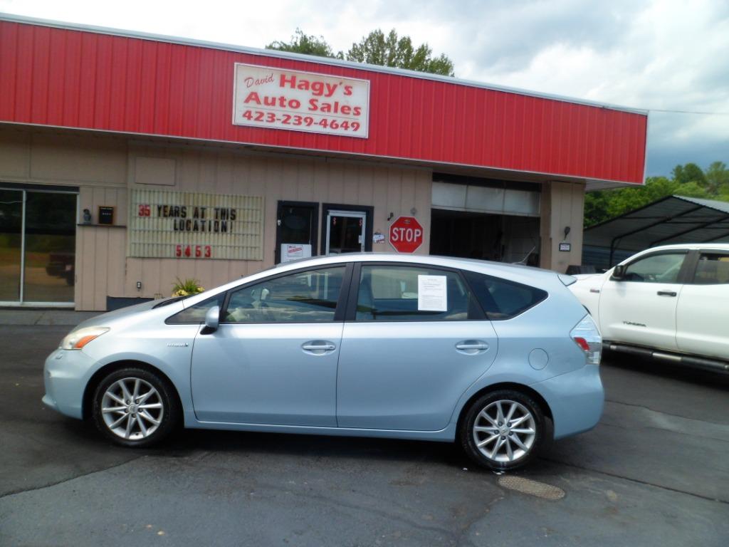 2012 Toyota Prius v Five's photo